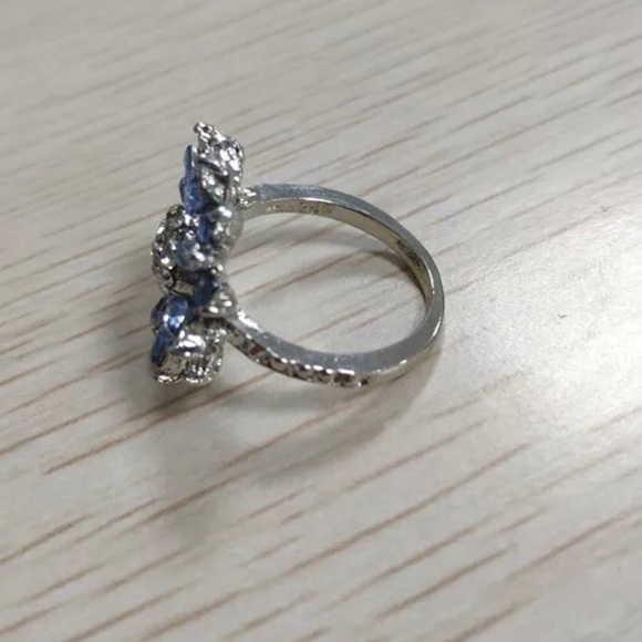 The Poppy Estate inspired blue flower ring in 925 Silver - Picture 5 of 8